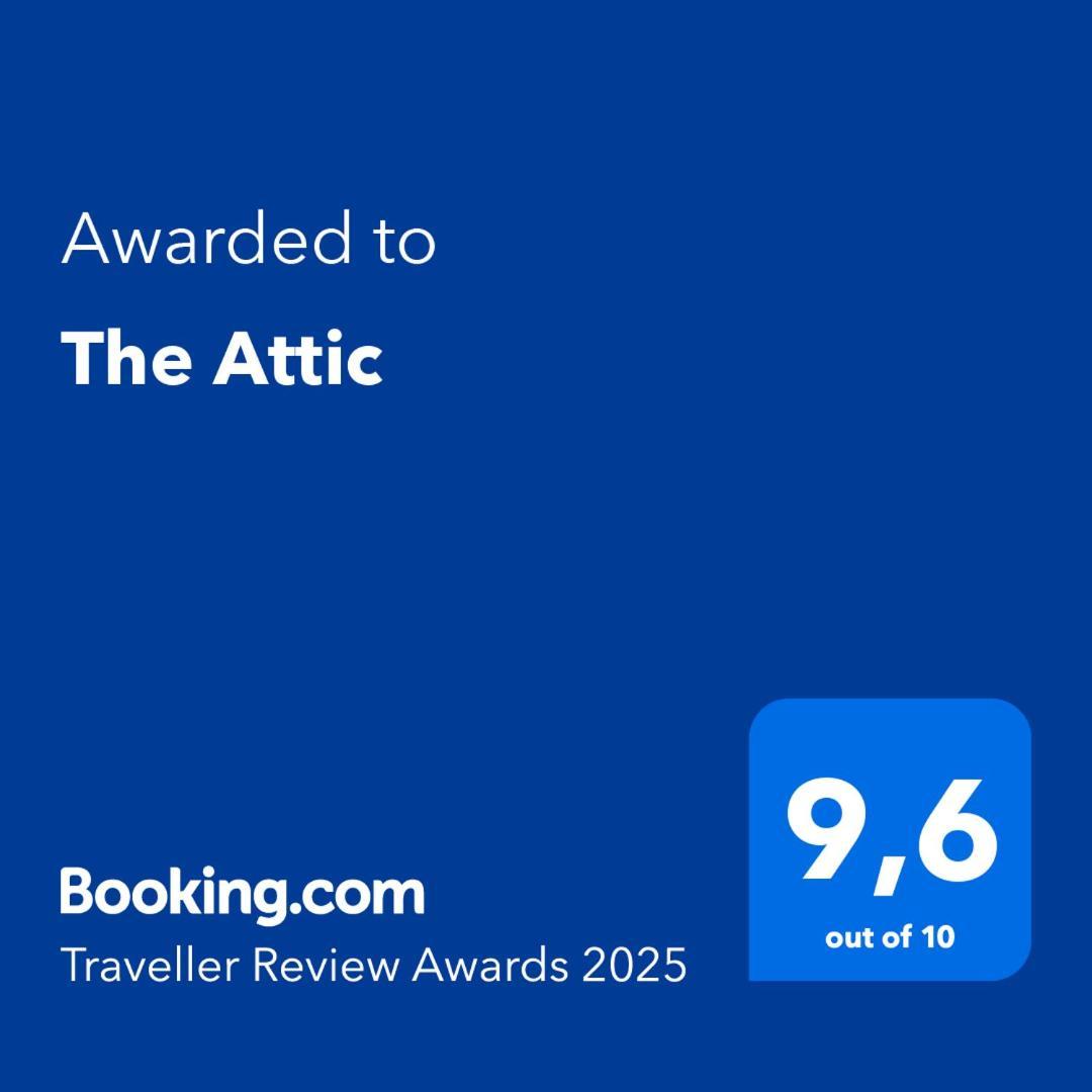 The Attic Apartment Ловран Екстериор снимка